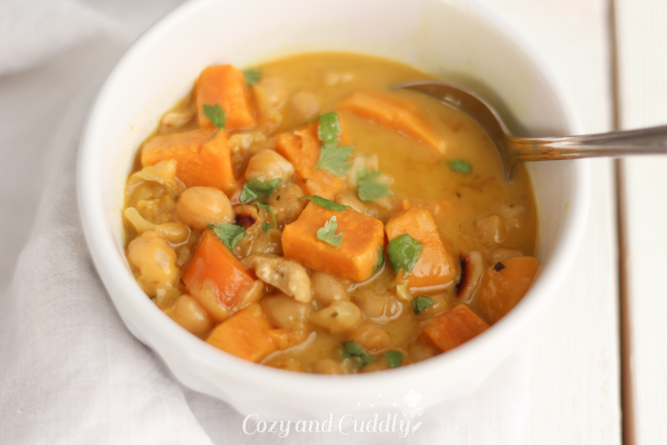 Schnelles und sehr leckeres indisch inspiriertes Curry mit Kokosmilch. Vegan und Gesund