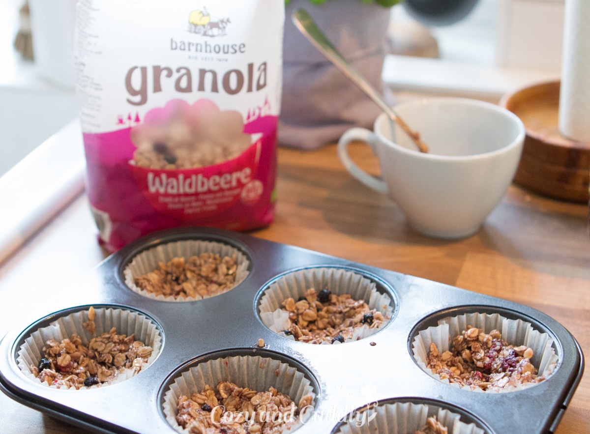 Gesund Naschen: Vegane Frozen-Yoghurt-Granola-Cups mit dem neuen Granola von Barnhouse - Werbung